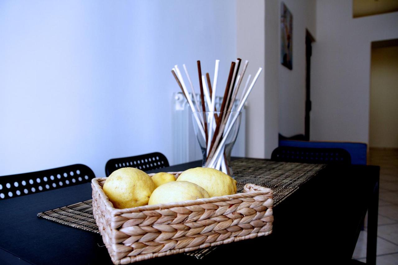 Giulia'S House Apartments SantʼAntonio Abate Esterno foto
