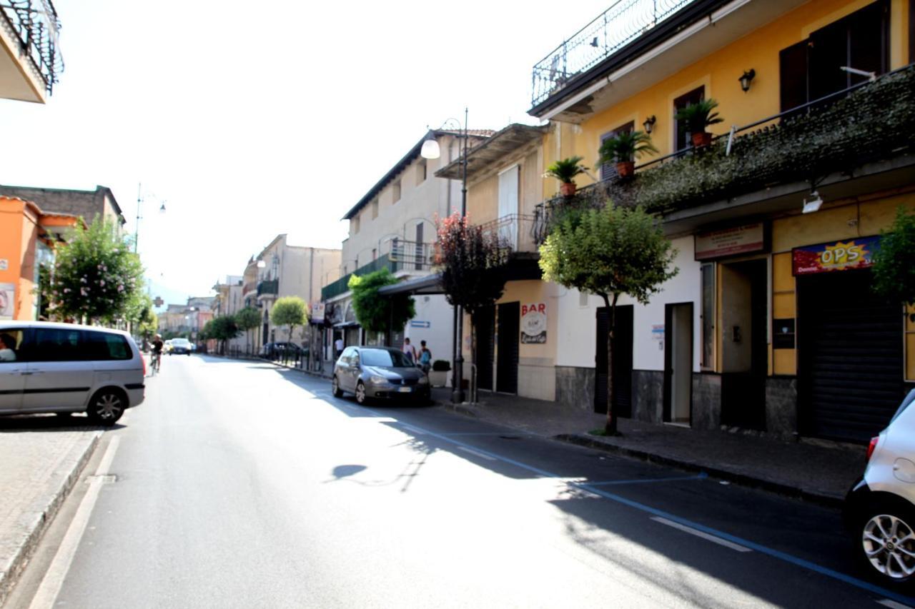 Giulia'S House Apartments SantʼAntonio Abate Esterno foto